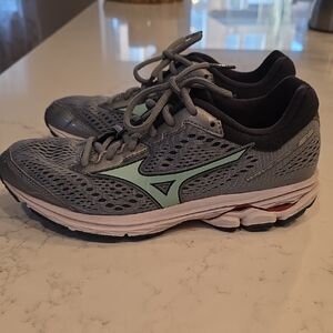 Women's Mizuno Wave Rider 22 Size 7 Regular Width Athletic Shoes